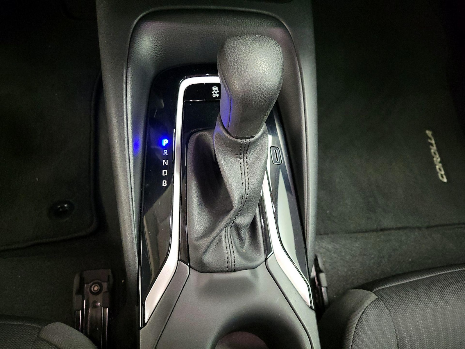 2024 Toyota Corolla LE - Photo 19