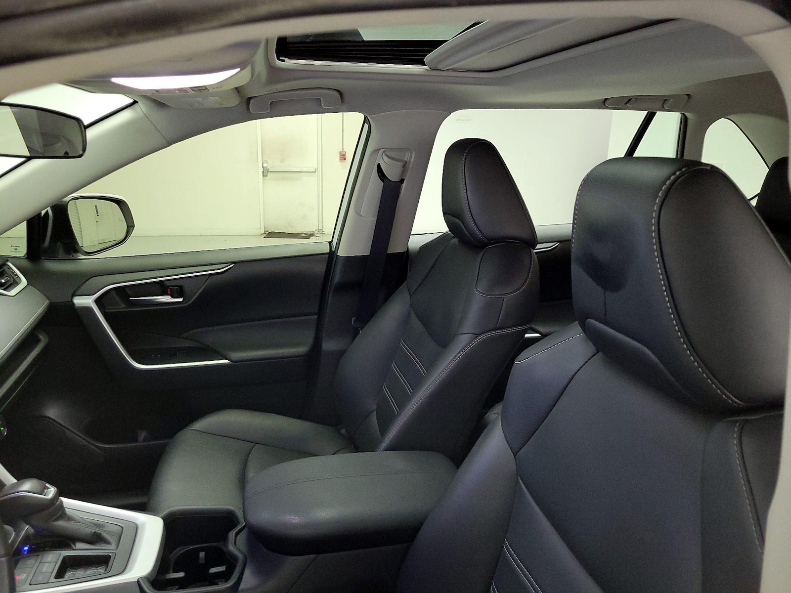Sunroof(s) & Overhead Airbags