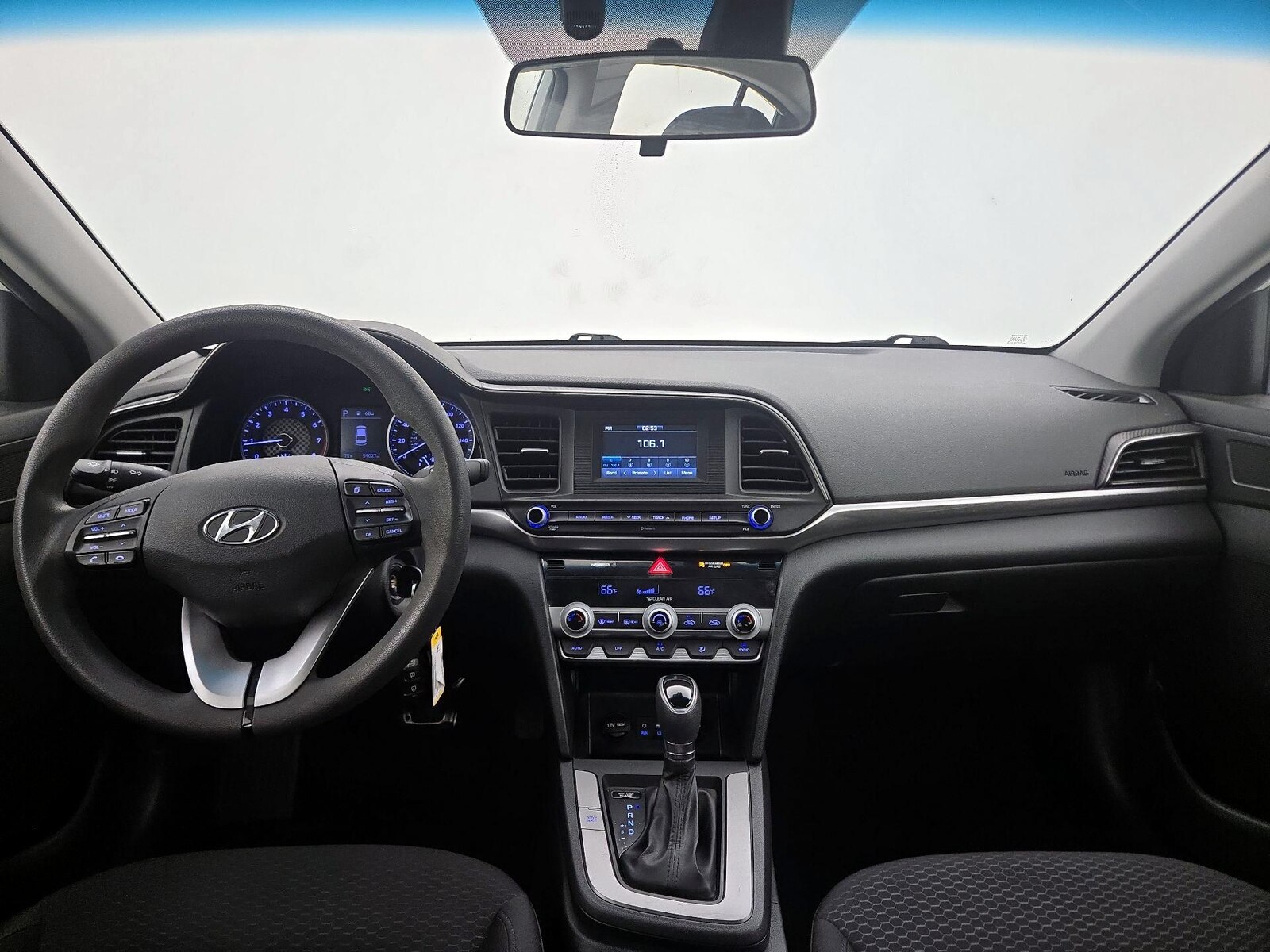 2020 Hyundai Elantra SE - Photo 10