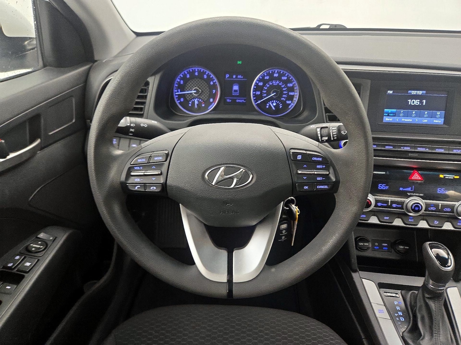 2020 Hyundai Elantra SE - Photo 11