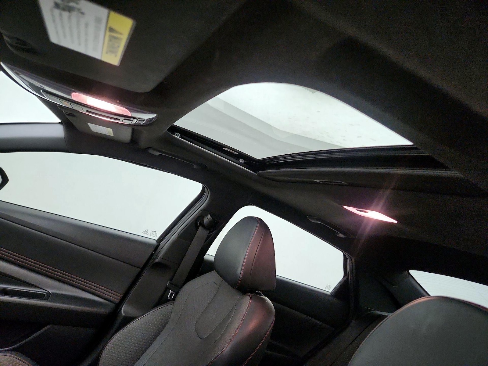 Sunroof(s) & Overhead Airbags