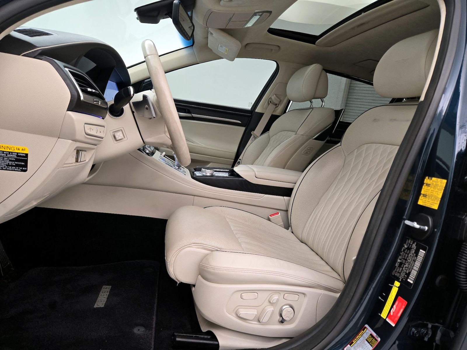 2022 GENESIS G90 Ultimate - Photo 12