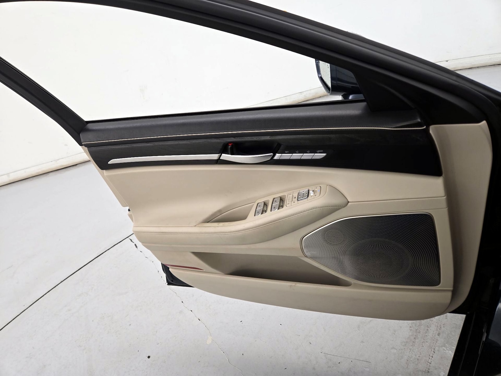2022 GENESIS G90 Ultimate - Photo 13