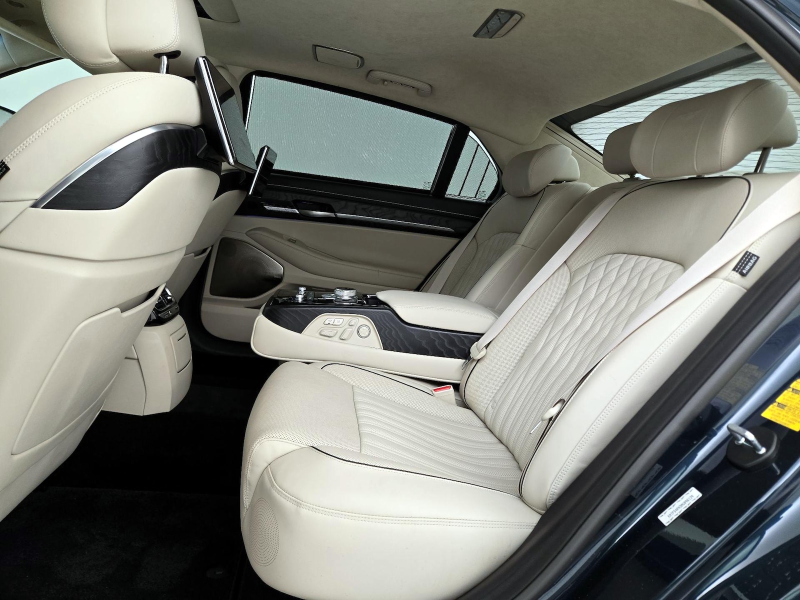 2022 GENESIS G90 Ultimate - Photo 22