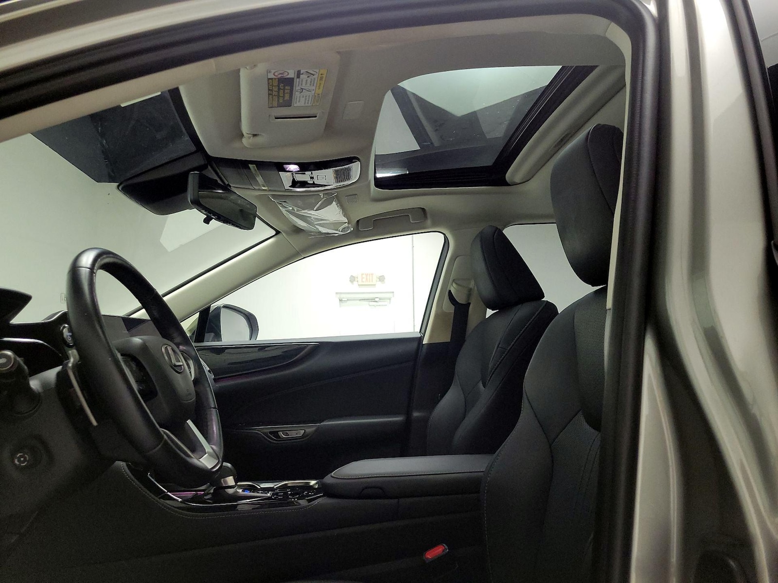 Sunroof(s) & Overhead Airbags
