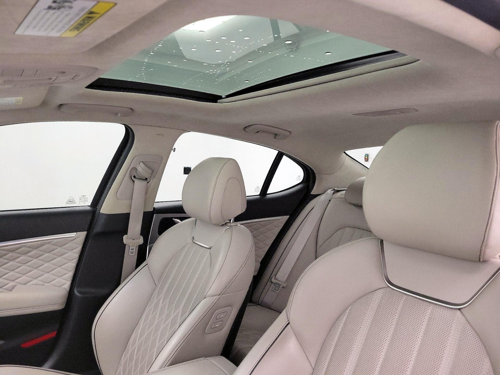 Sunroof(s) & Overhead Airbags