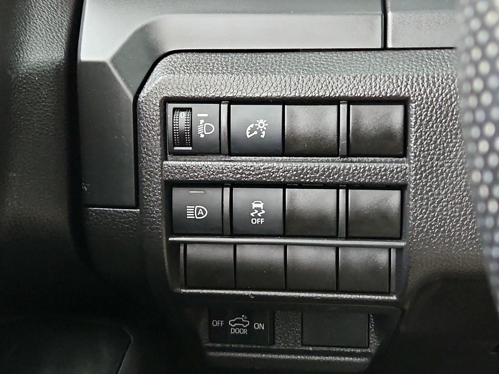 2025 Toyota Tacoma SR - Photo 14