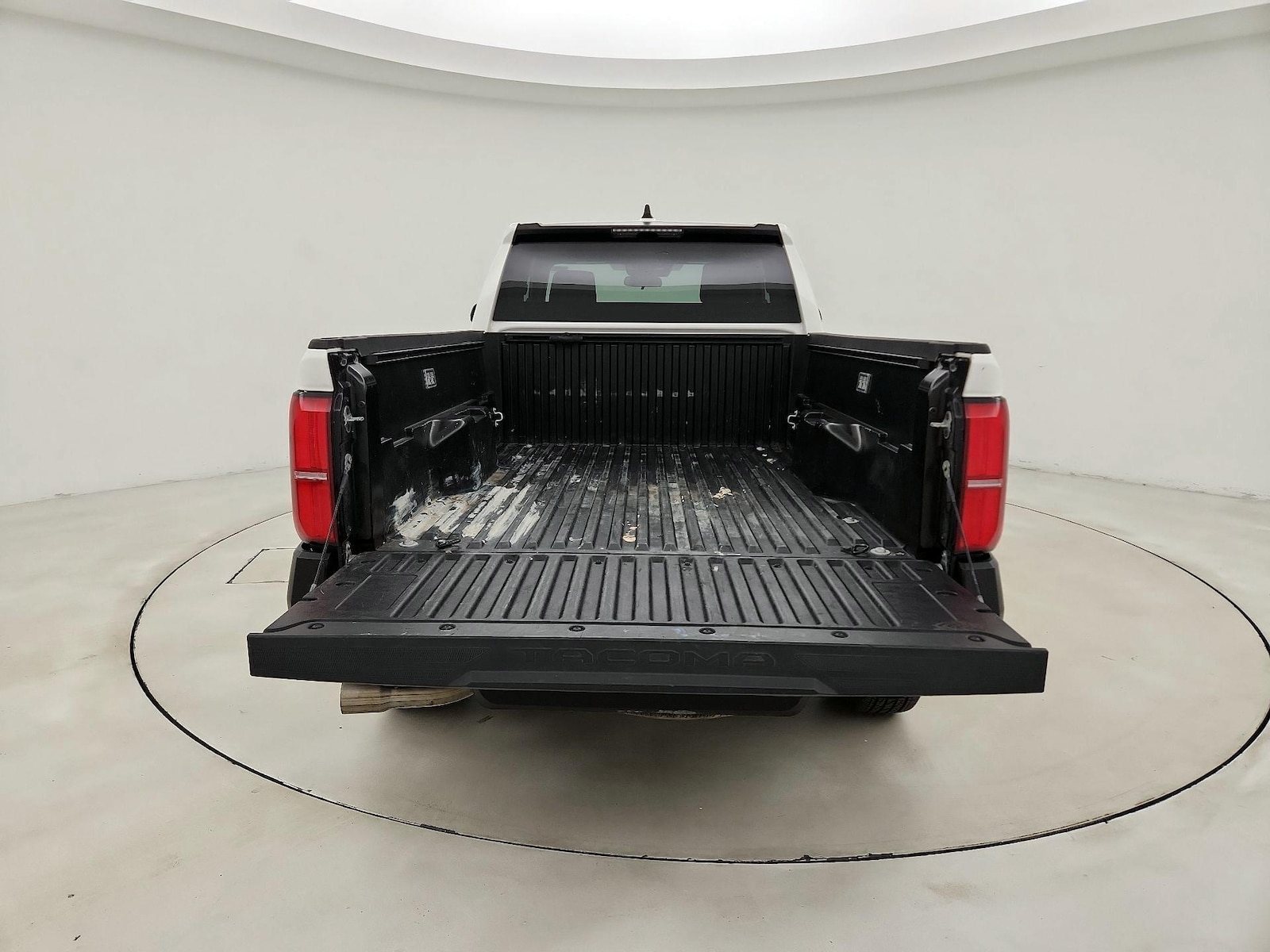 2025 Toyota Tacoma SR - Photo 20