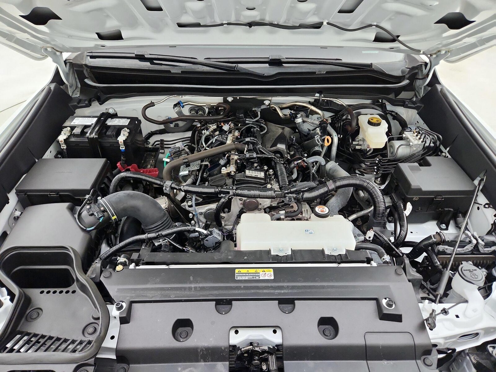 2025 Toyota Tacoma SR - Photo 21