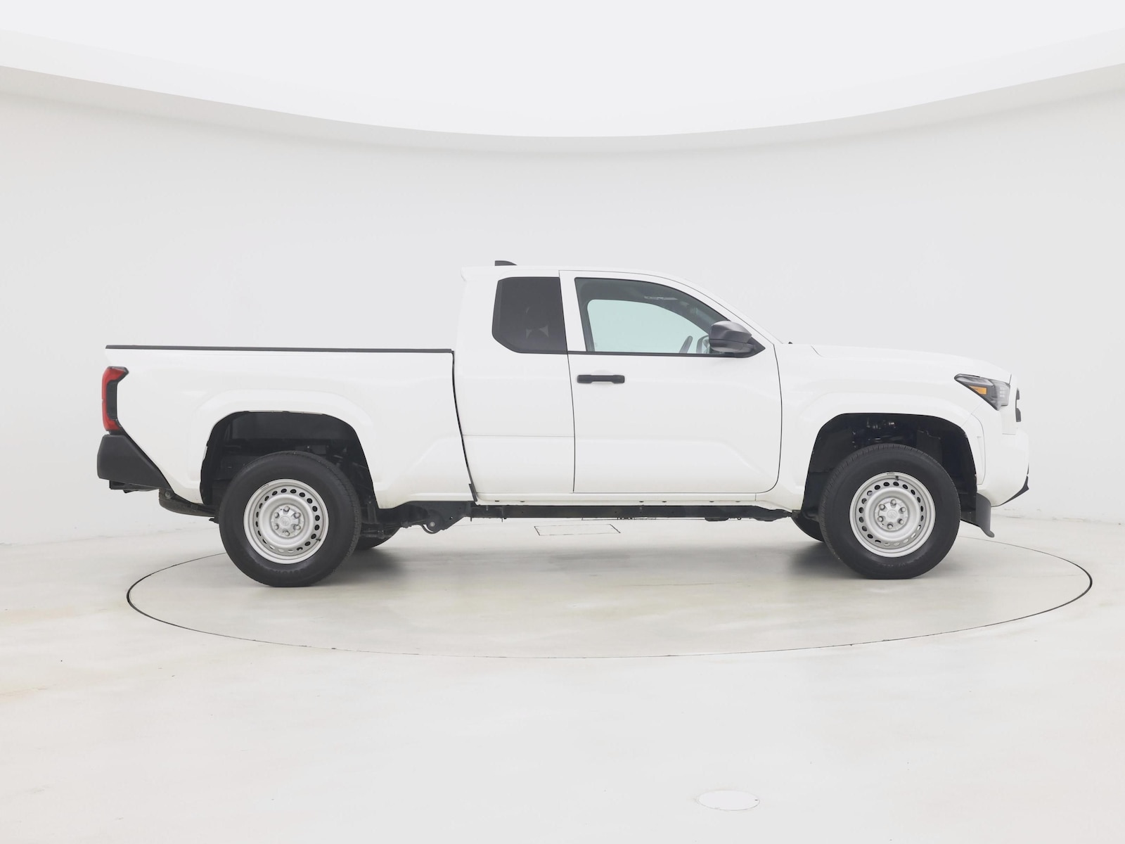 2025 Toyota Tacoma SR - Photo 8