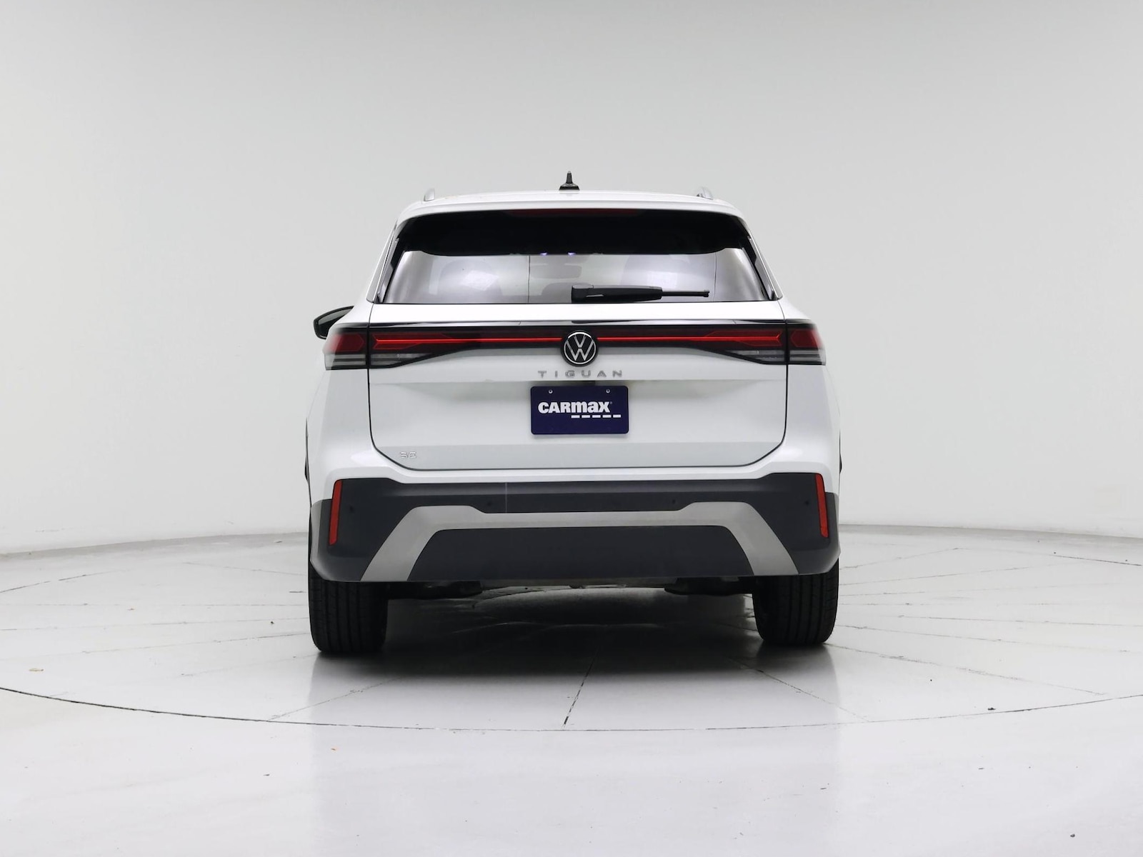 2026 Volkswagen Tiguan SE - Photo 7