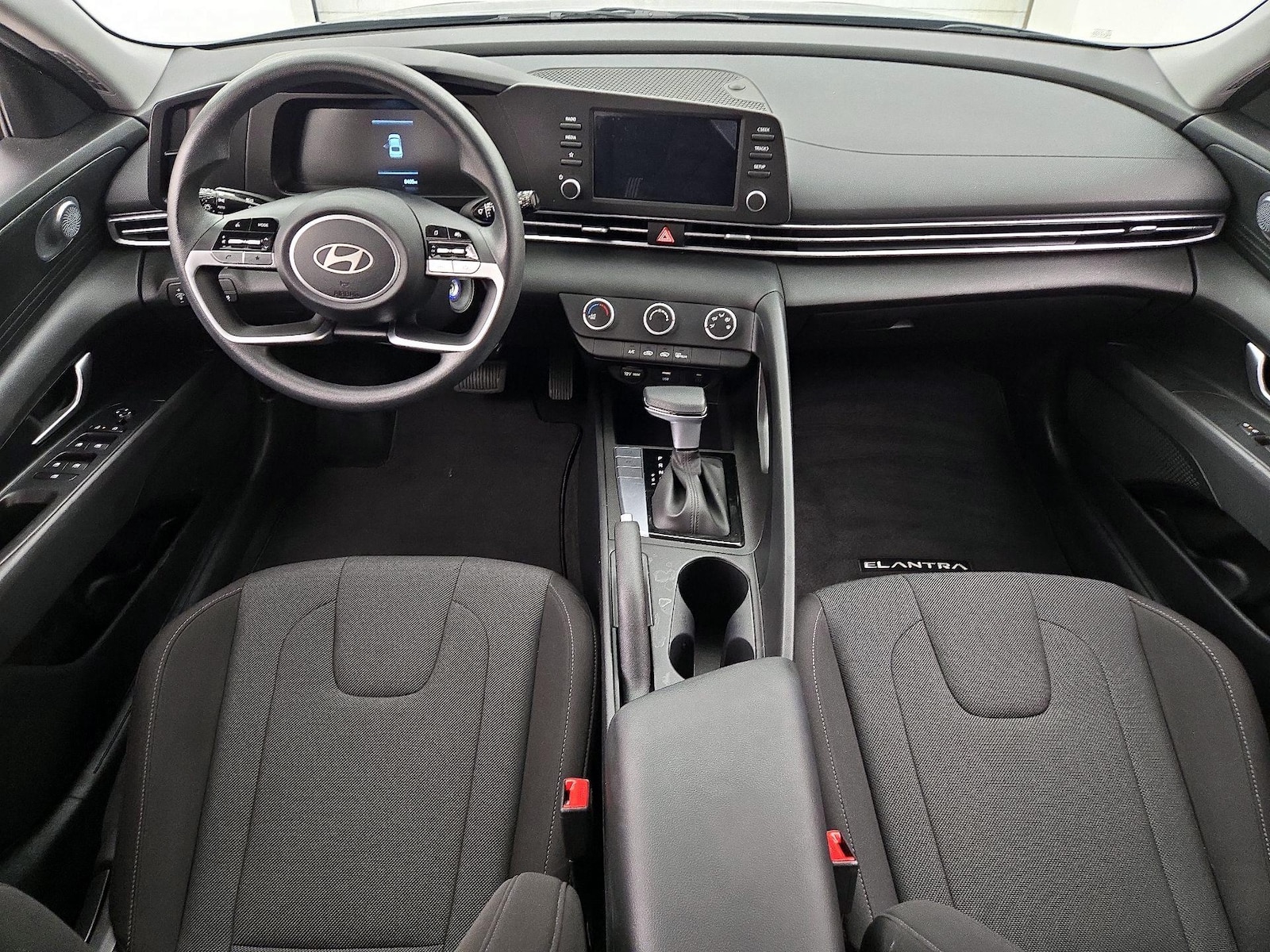 2026 Hyundai Elantra SE - Photo 10
