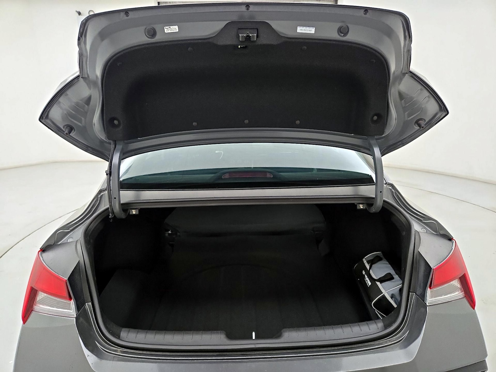 2026 Hyundai Elantra SE - Photo 24
