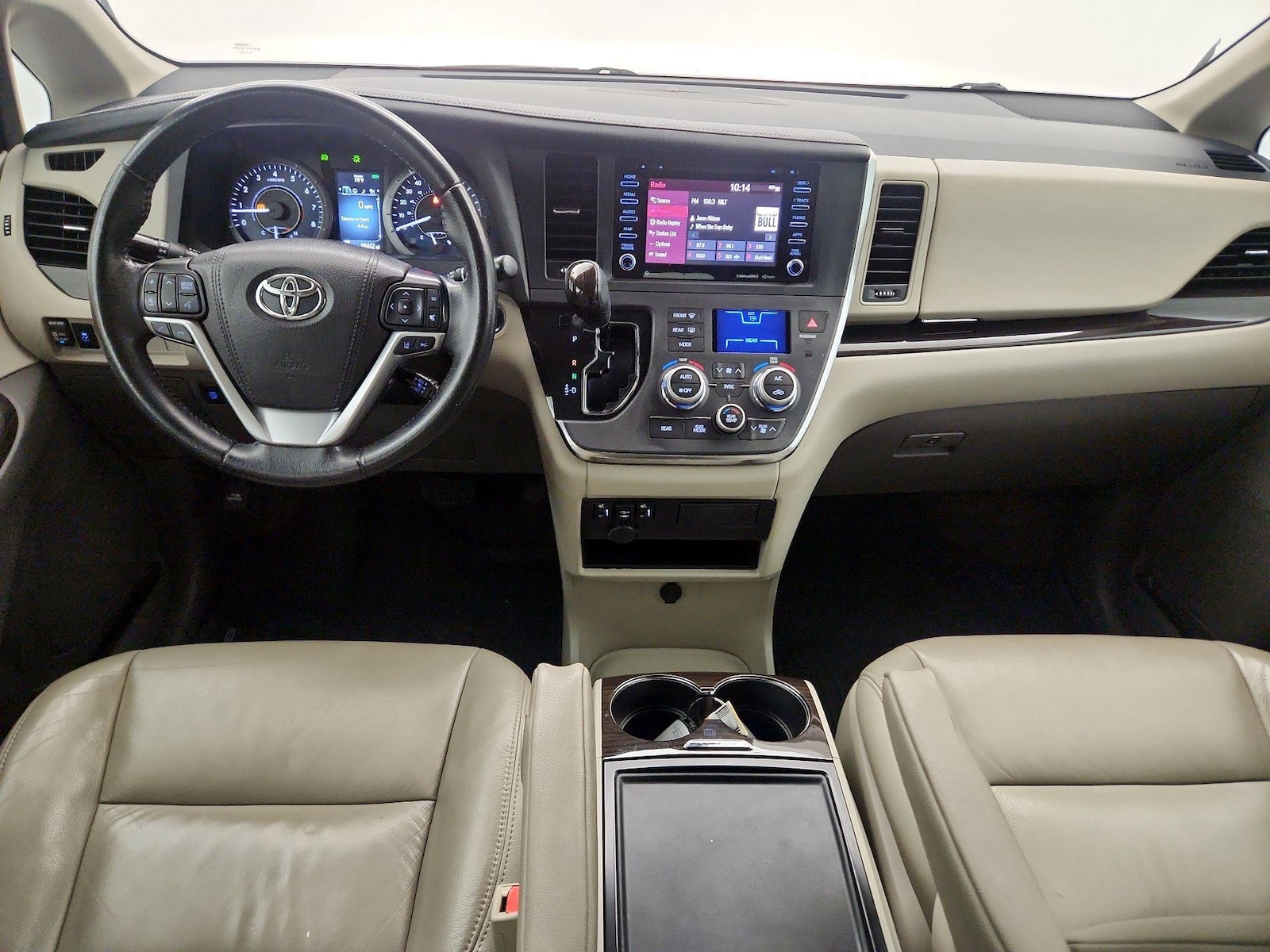 2019 Toyota Sienna XLE - Photo 10