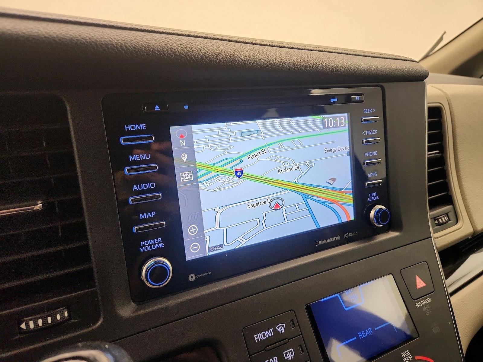 2019 Toyota Sienna XLE - Photo 15