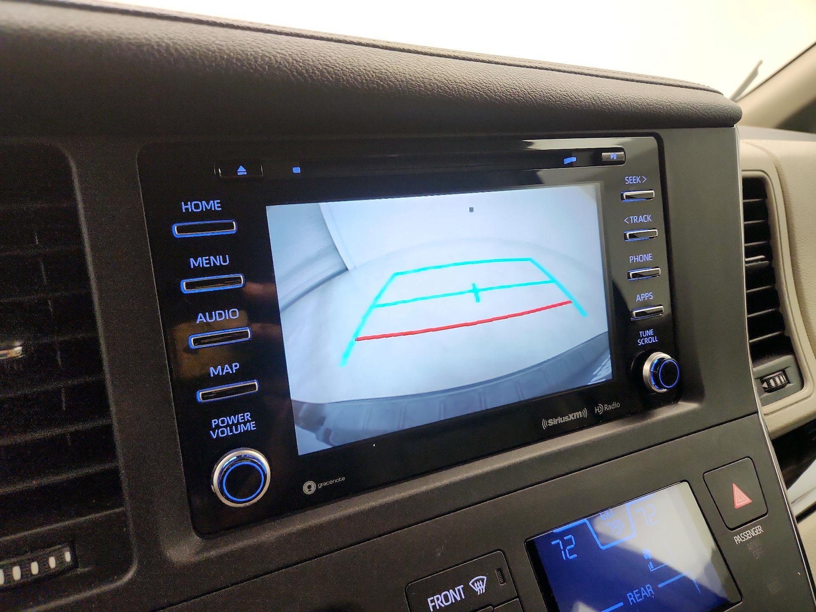2019 Toyota Sienna XLE - Photo 16