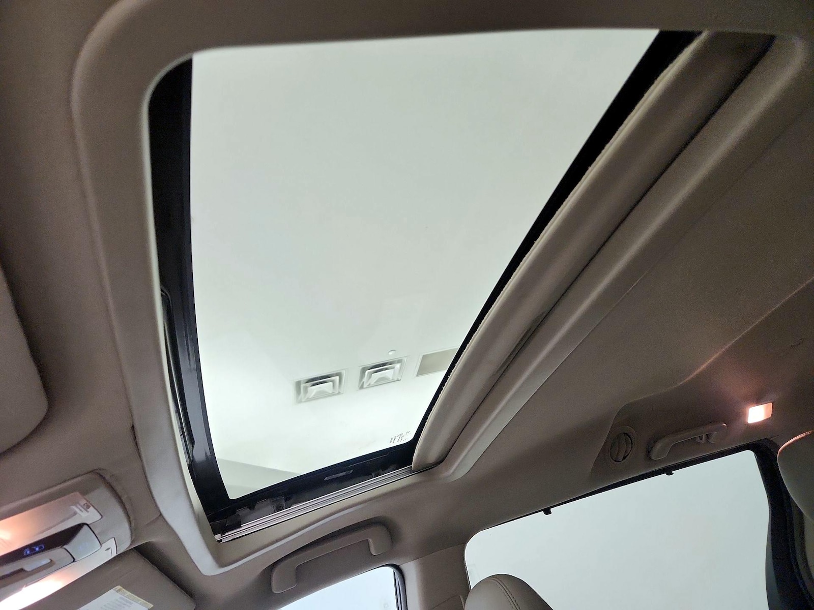 2019 Toyota Sienna XLE - Photo 21