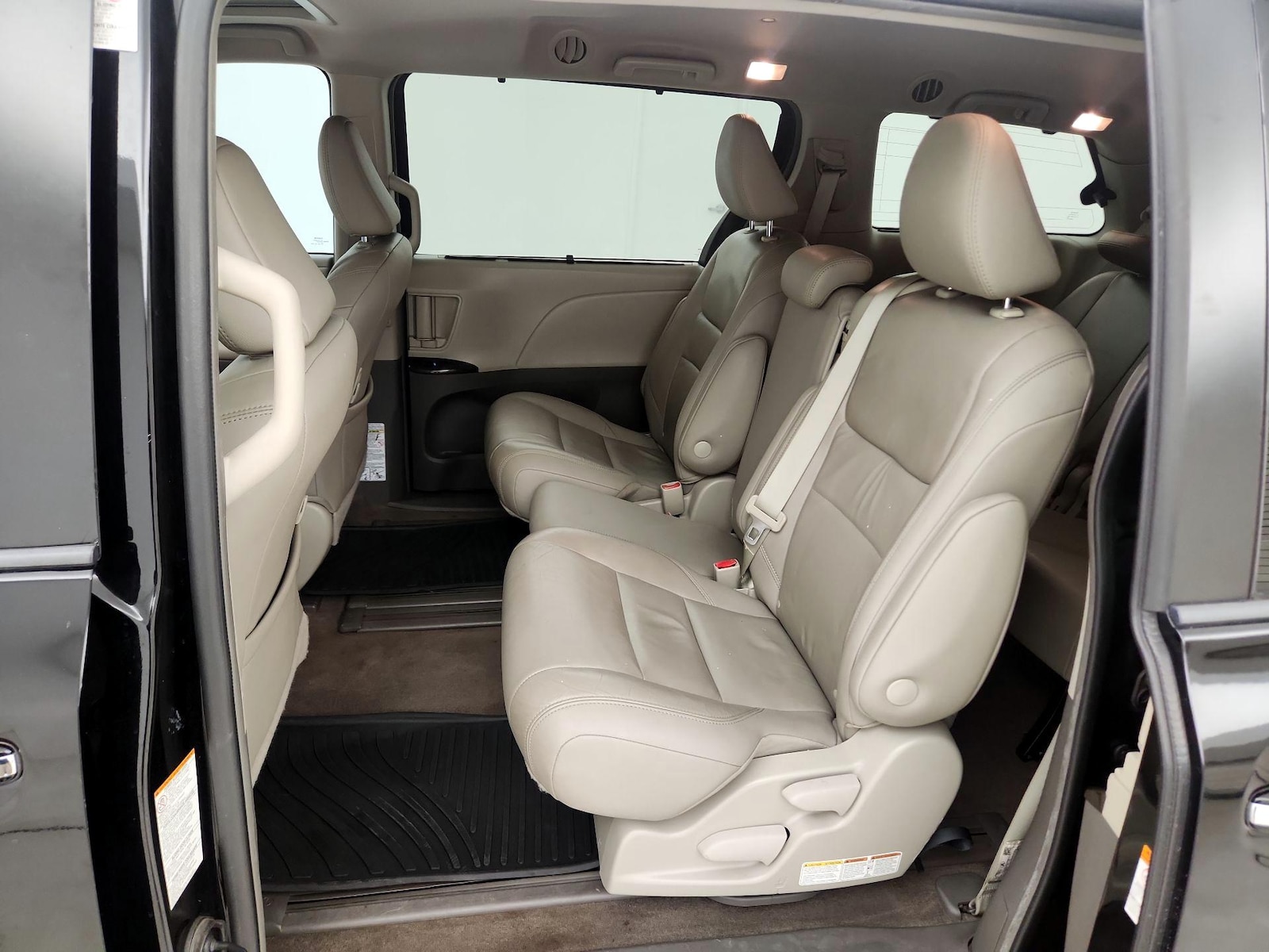 2019 Toyota Sienna XLE - Photo 22