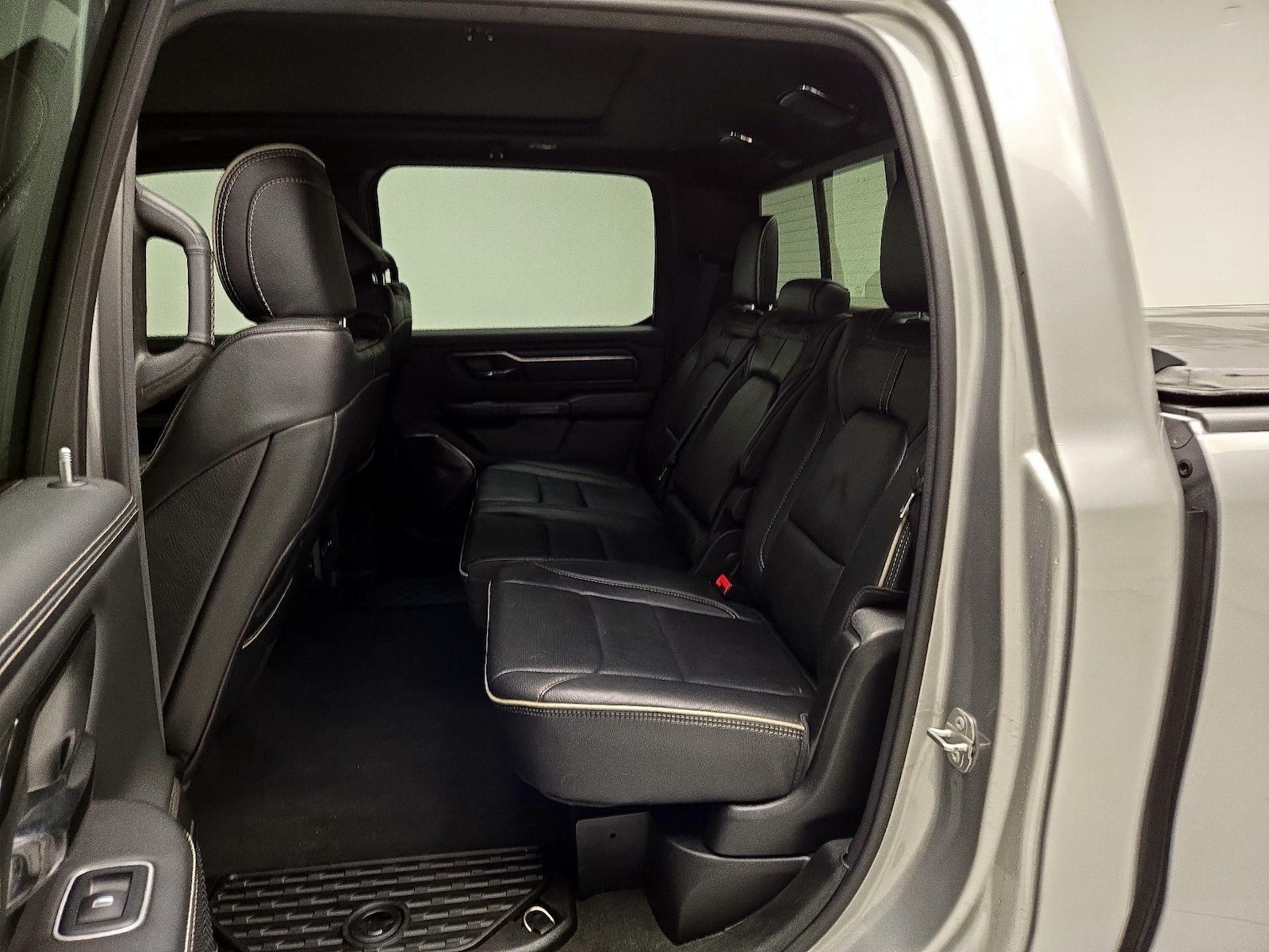Rear A/C Seat(s)