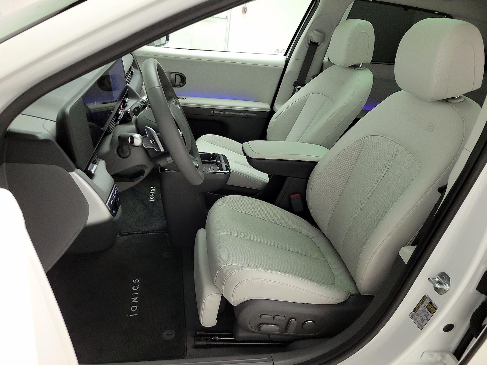Power Seat(s) & A/C Seat(s)