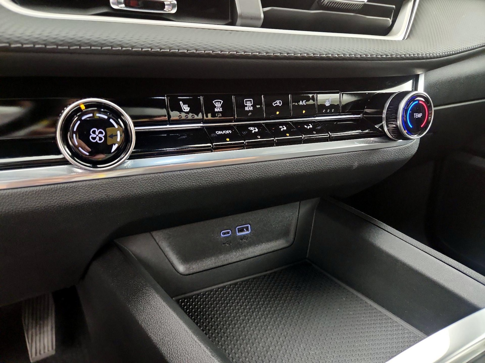 2026 Chevrolet Equinox LT - Photo 16