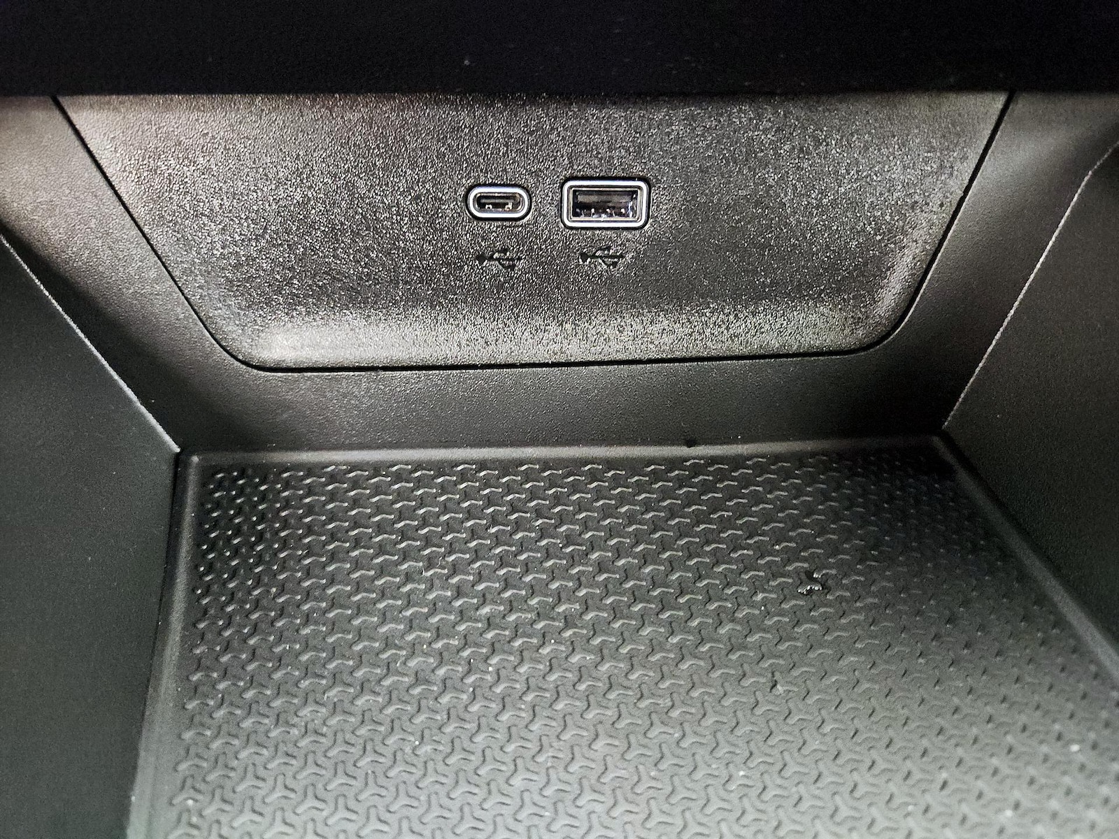 2026 Chevrolet Equinox LT - Photo 18