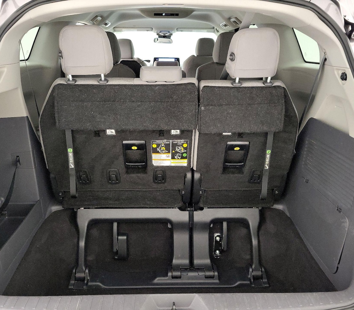 Trunk/Cargo (Seats Up)