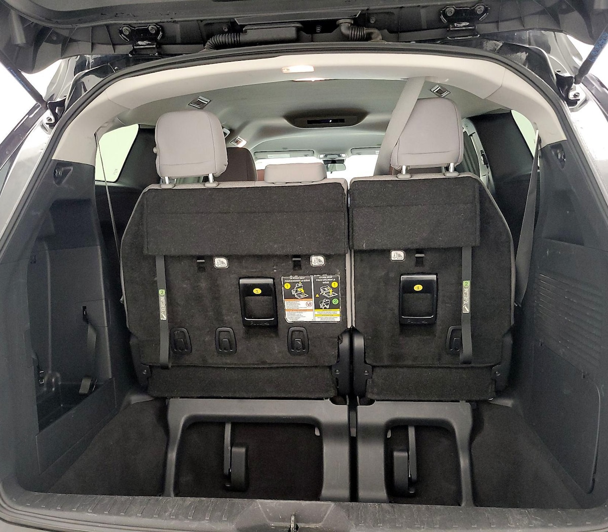Trunk/Cargo (Seats Up)