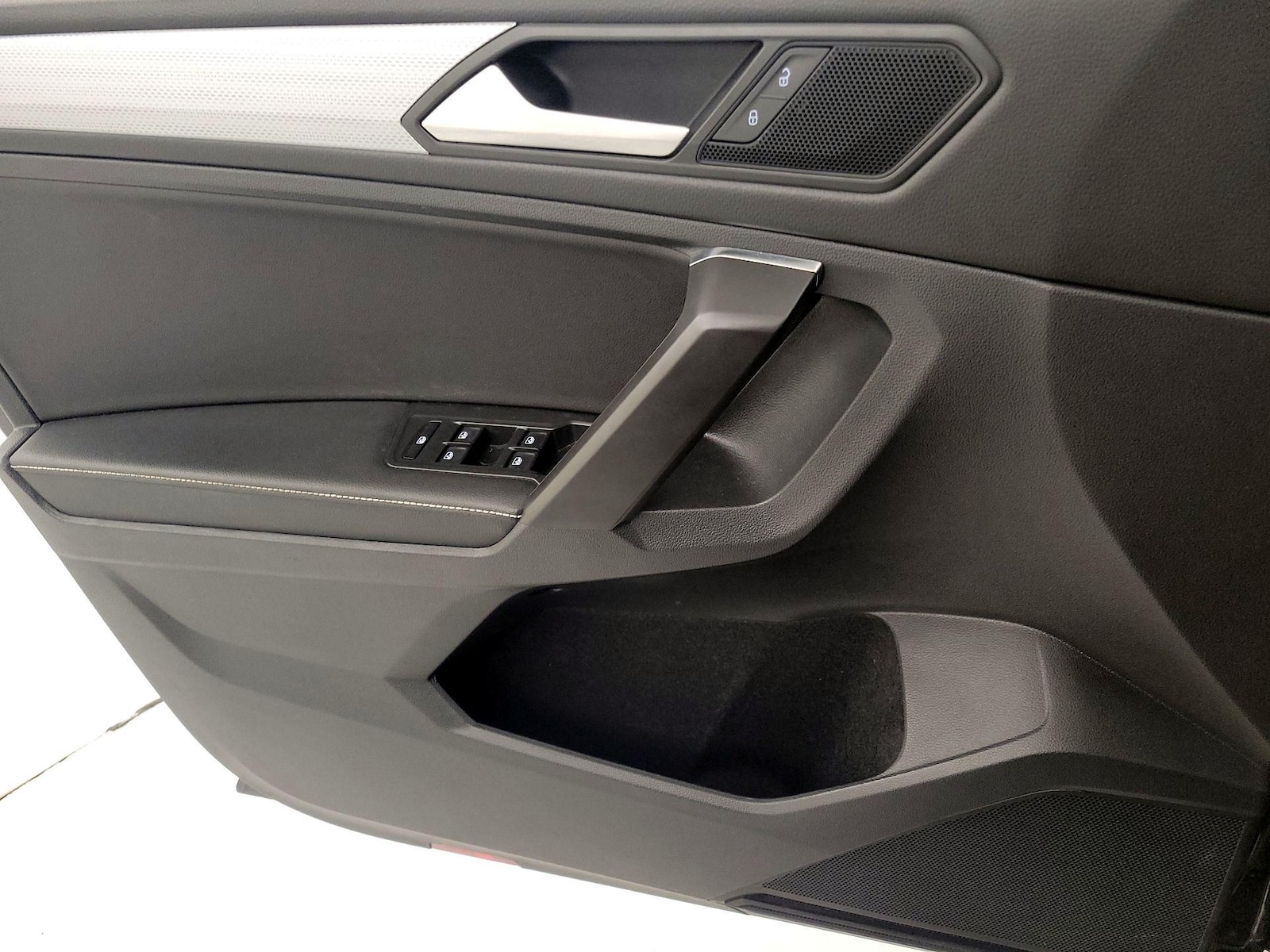 2023 Volkswagen Tiguan S - Photo 13