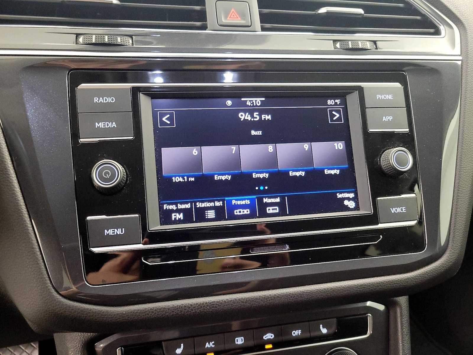 2023 Volkswagen Tiguan S - Photo 16