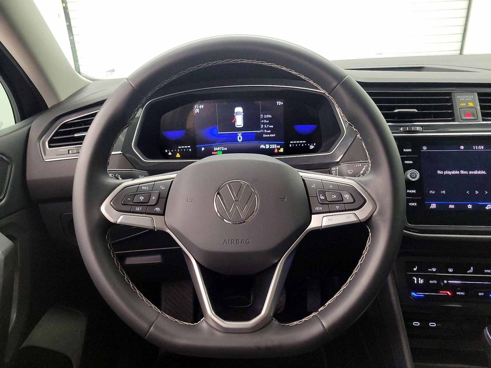 2023 Volkswagen Tiguan SE - Photo 11