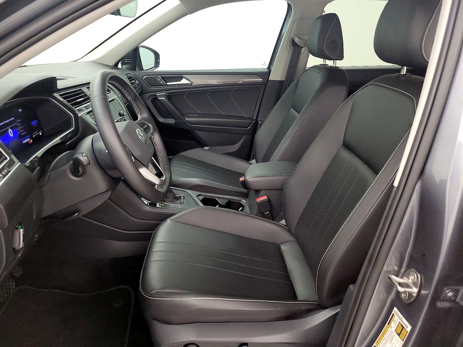 2023 Volkswagen Tiguan SE - Photo 20
