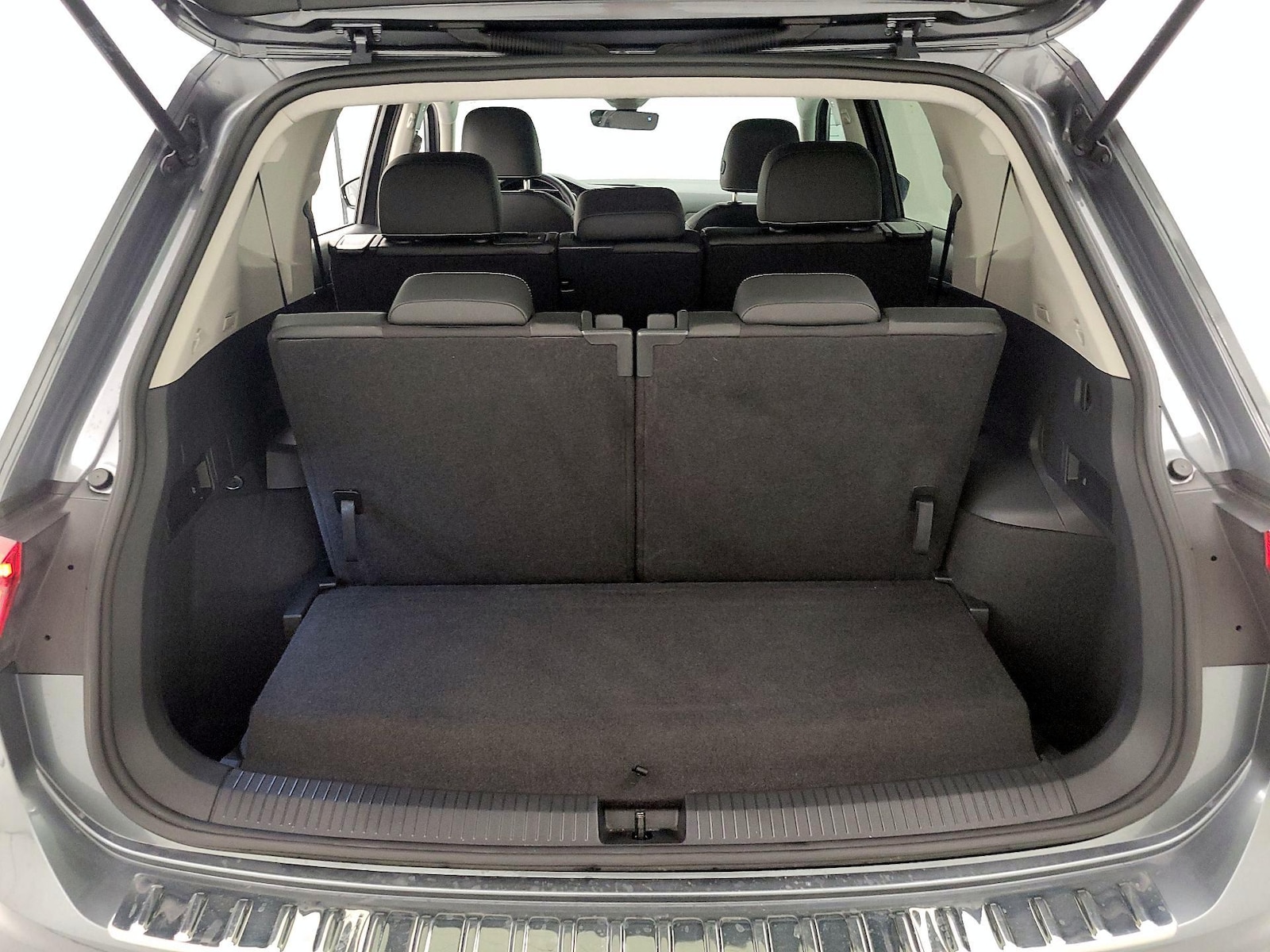 2023 Volkswagen Tiguan SE - Photo 23