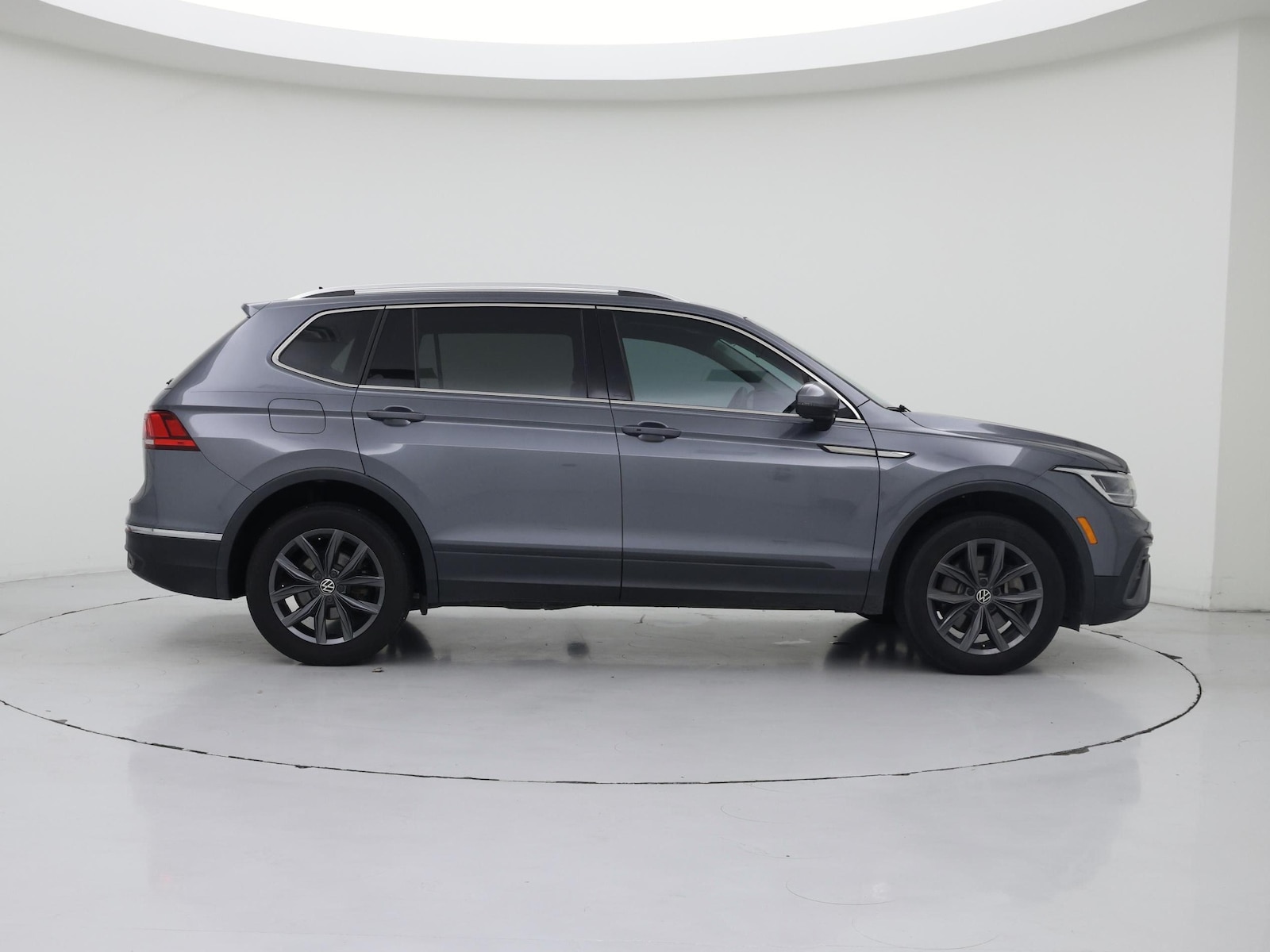 2023 Volkswagen Tiguan SE - Photo 8