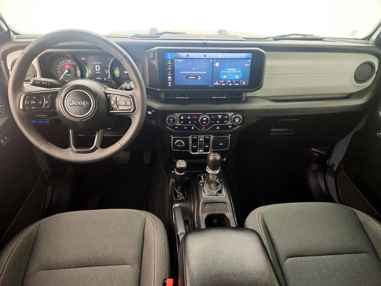 Apple CarPlay® & Android Auto™