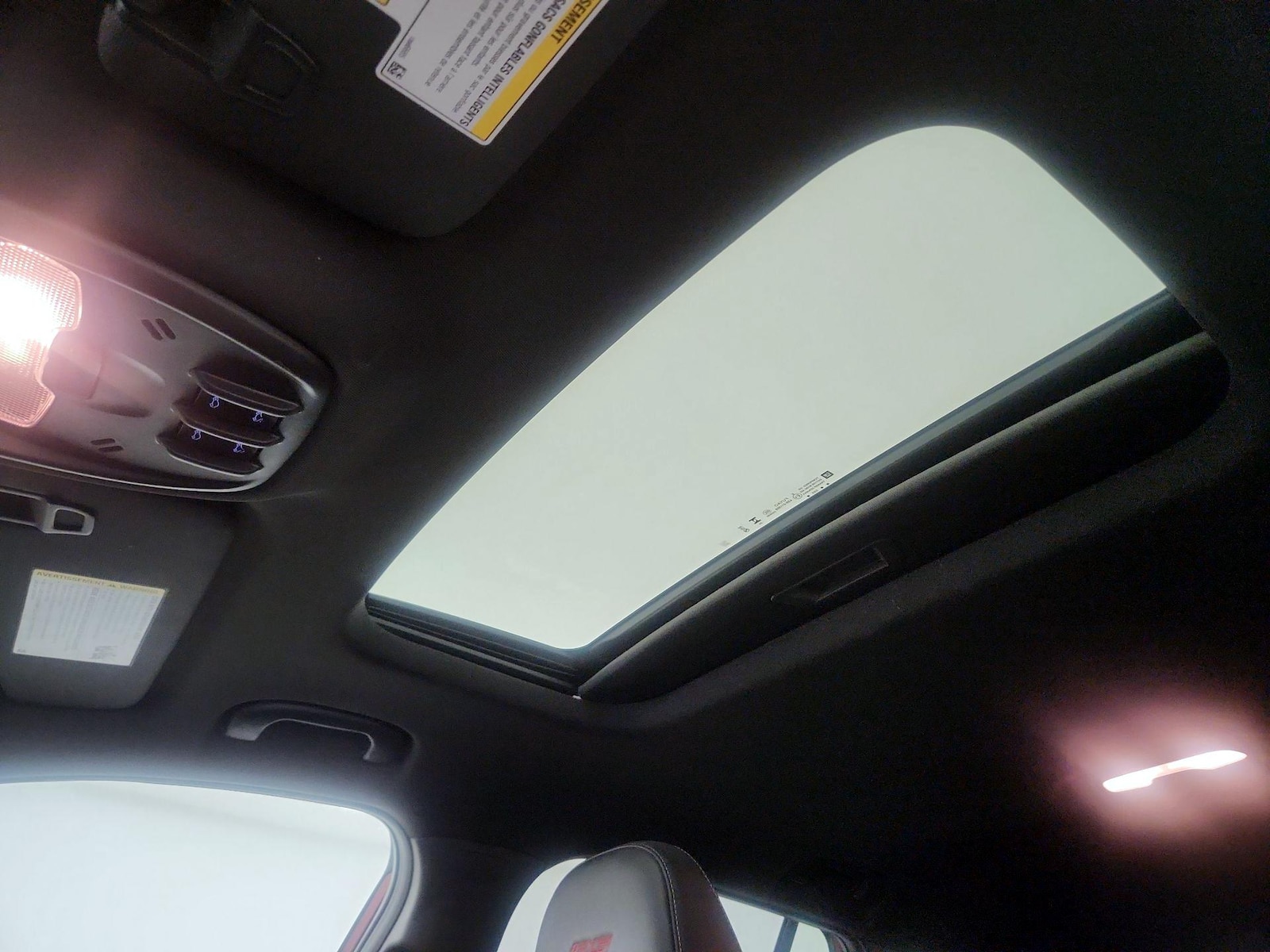Sunroof(s) & Overhead Airbags