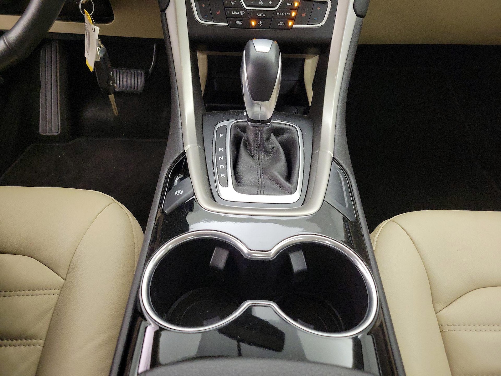 2016 Ford Fusion SE - Photo 19