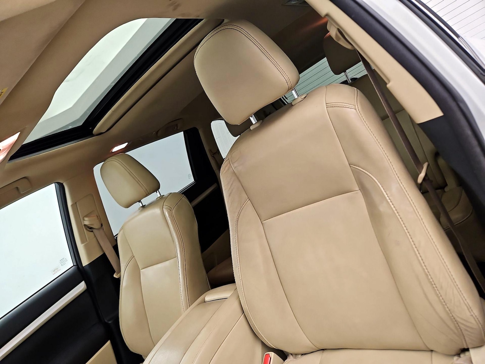 Sunroof(s) & Overhead Airbags
