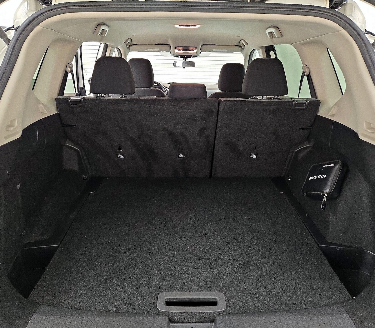 Trunk/Cargo (Seats Up)