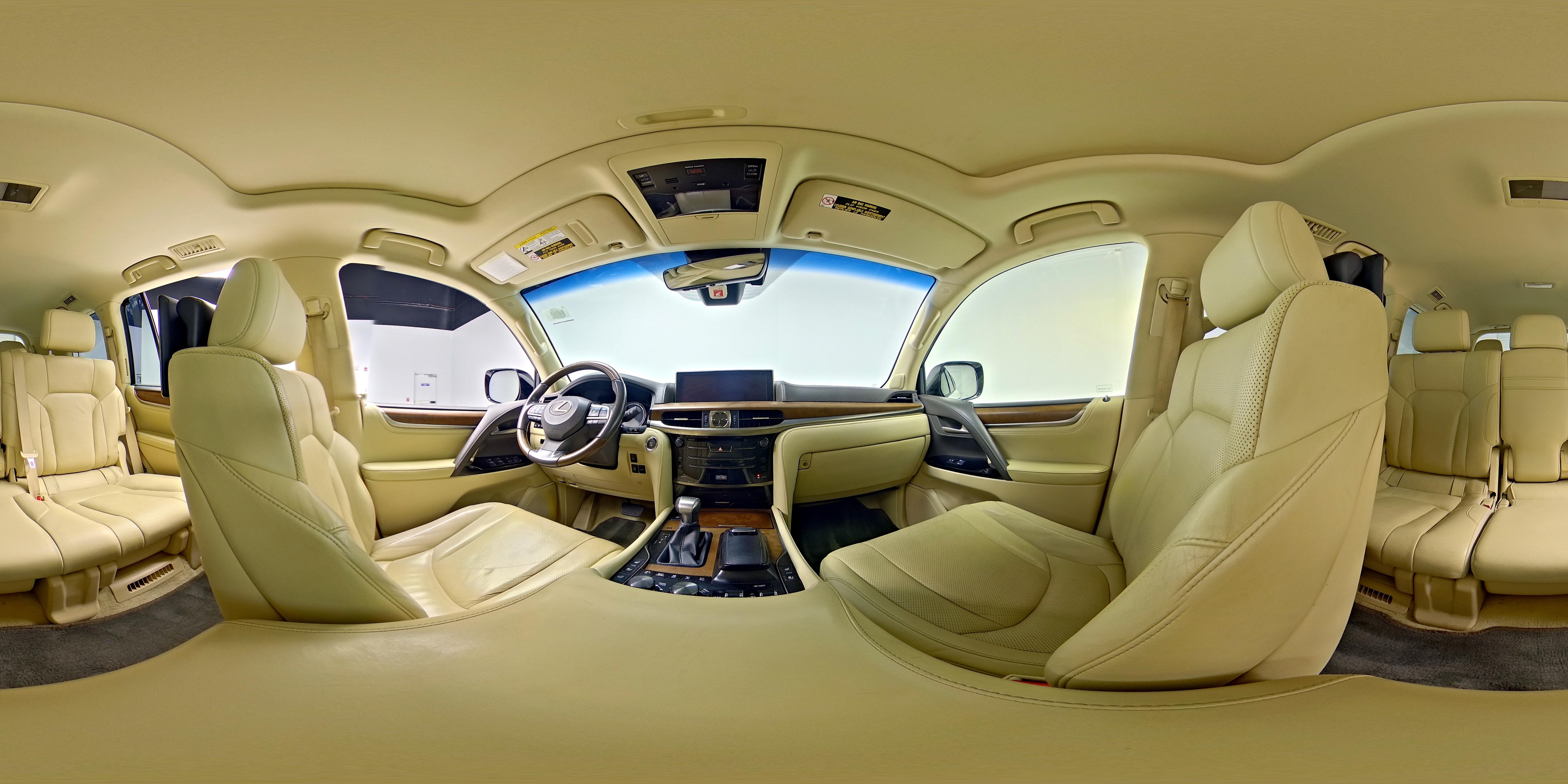 2017 Lexus LX 570 - Photo 28