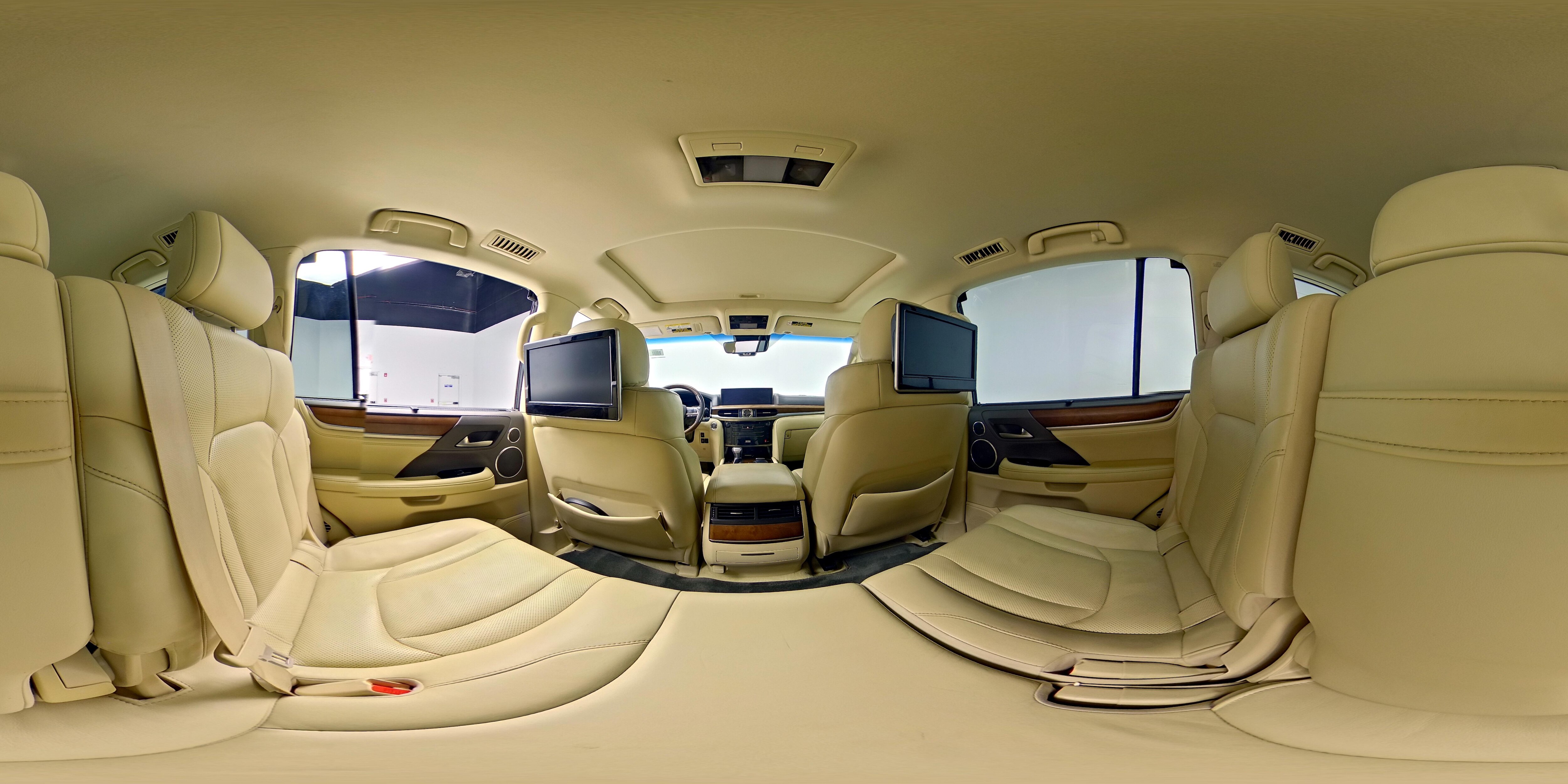 2017 Lexus LX 570 - Photo 29