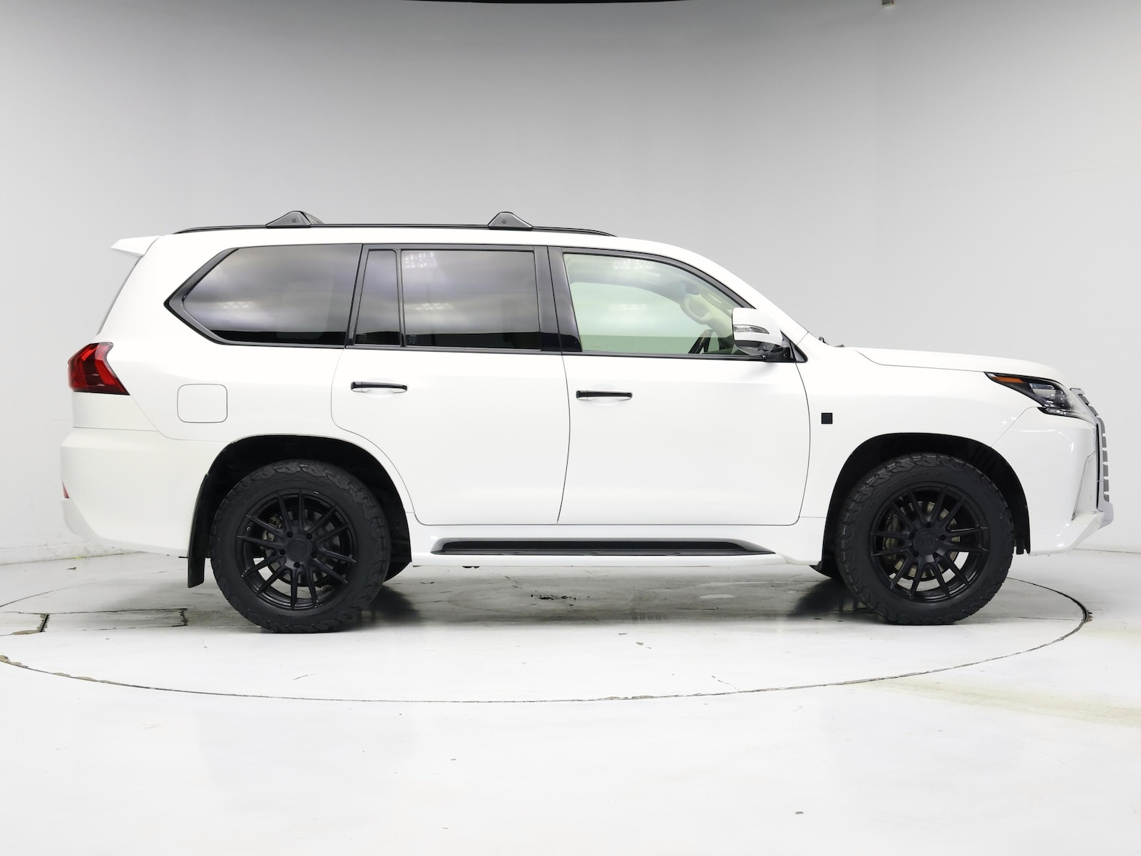 2017 Lexus LX 570 - Photo 8