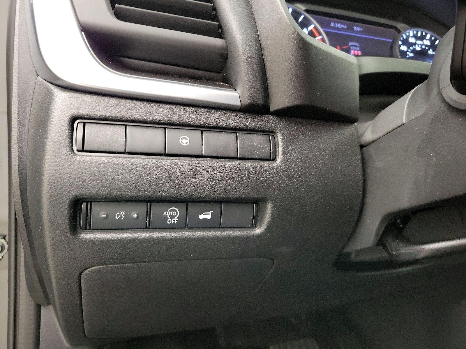 2025 Nissan Rogue SV - Photo 14