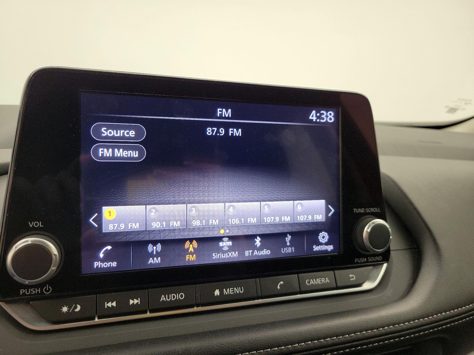 2025 Nissan Rogue SV - Photo 16