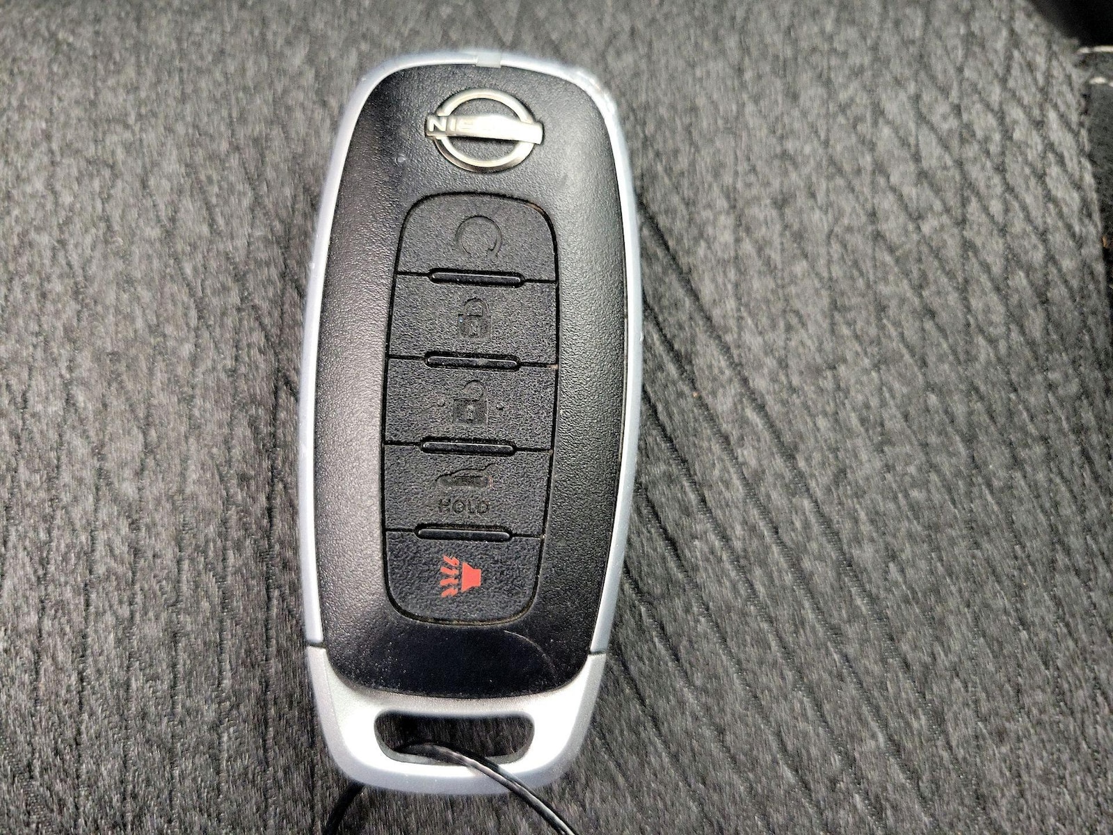 2025 Nissan Rogue SV - Photo 23