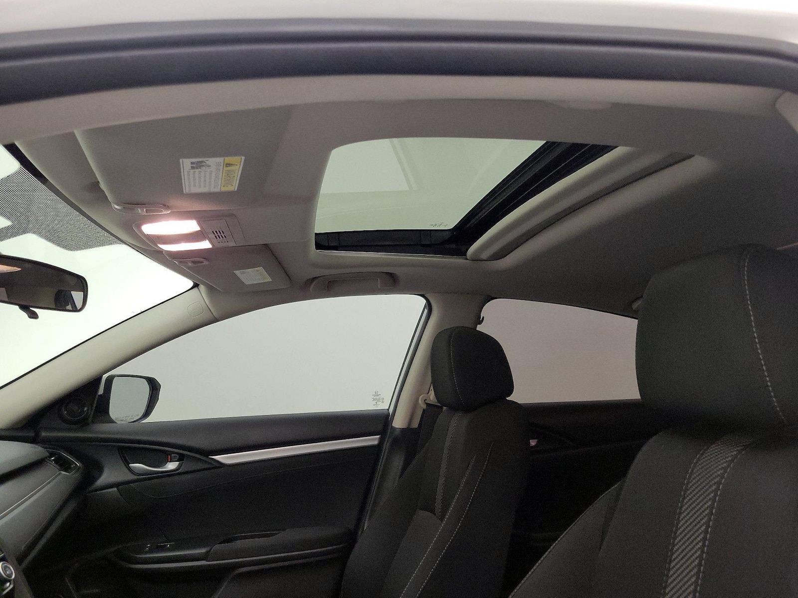 Sunroof(s) & Overhead Airbags