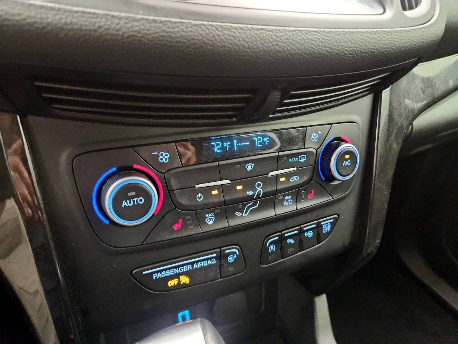 2019 Ford Escape Titanium - Photo 18