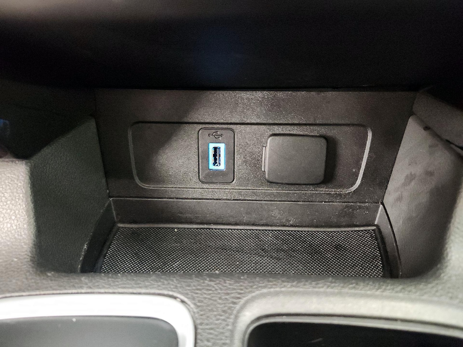 2019 Ford Escape Titanium - Photo 20