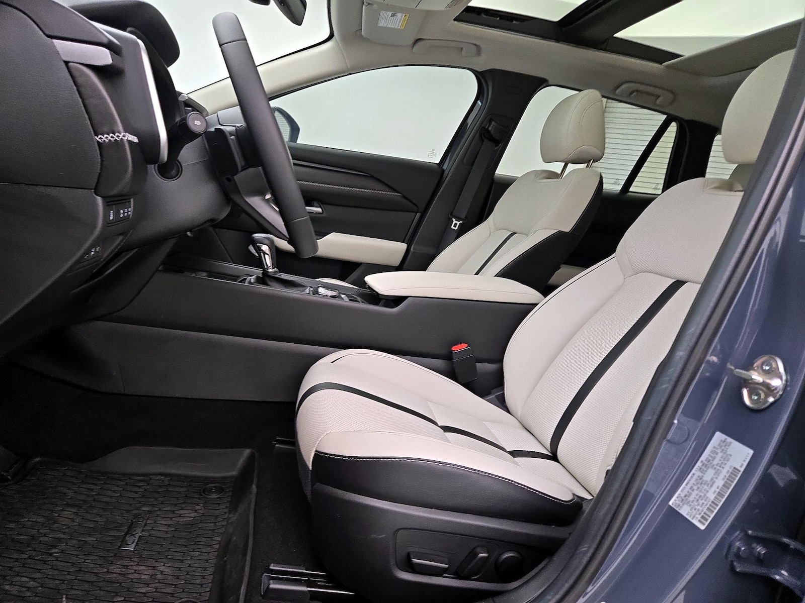 Power Seat(s) & Leather Seats