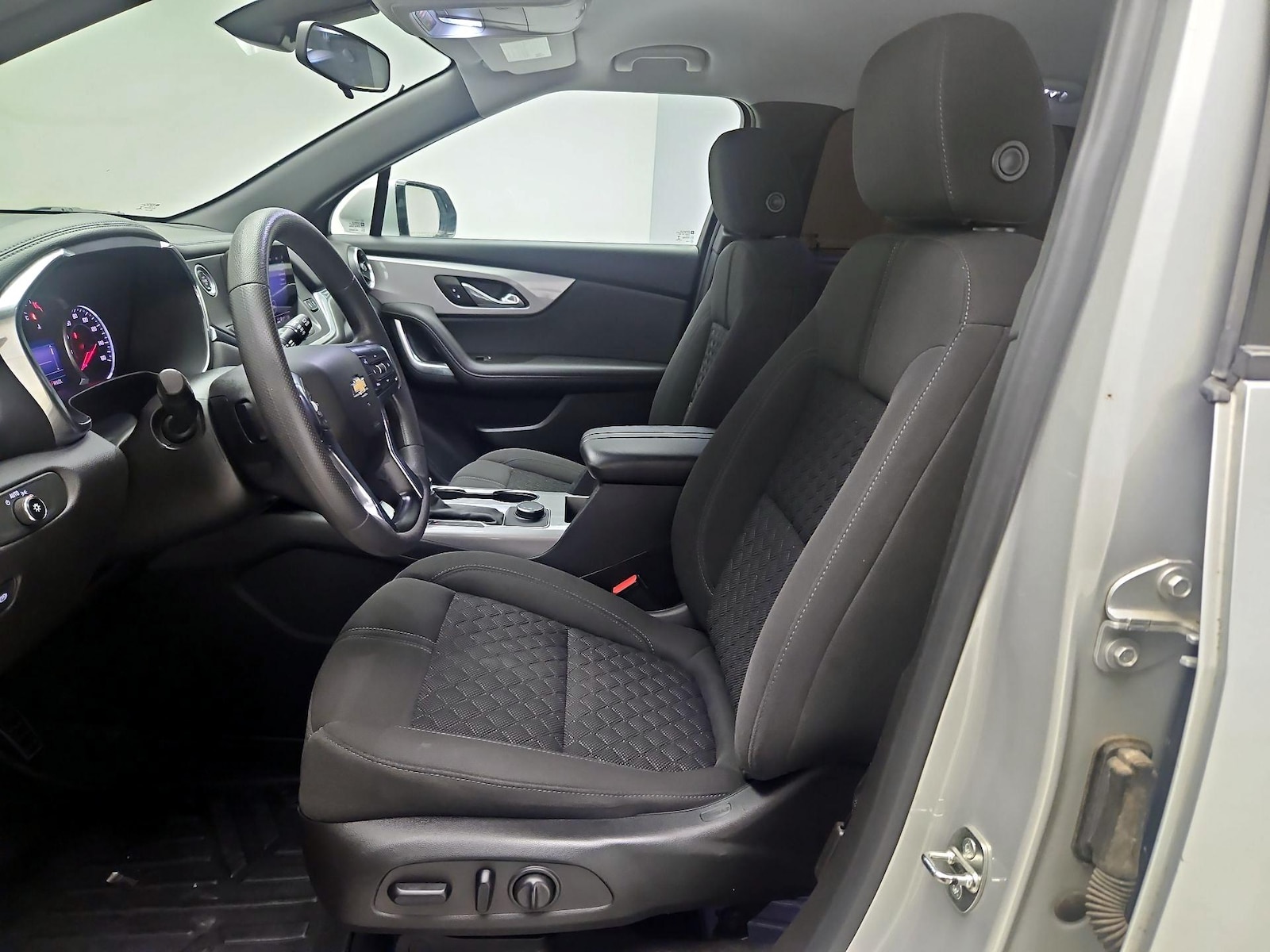 Power Seat(s) & Side Airbags